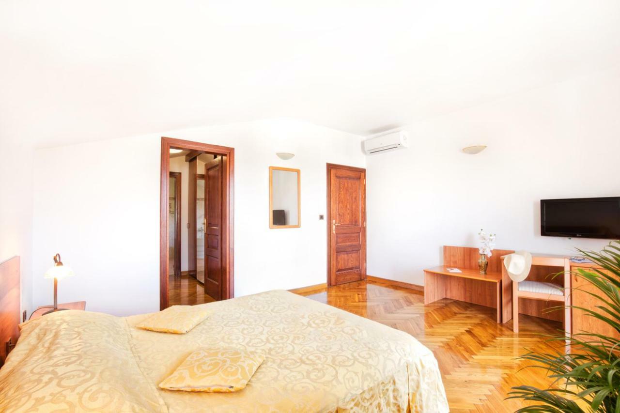 Villa Sveta Eufemija - Bed And Breakfast Rovinj Luaran gambar